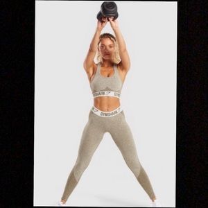 Gymshark | Medium Flex Set in Khaki Green